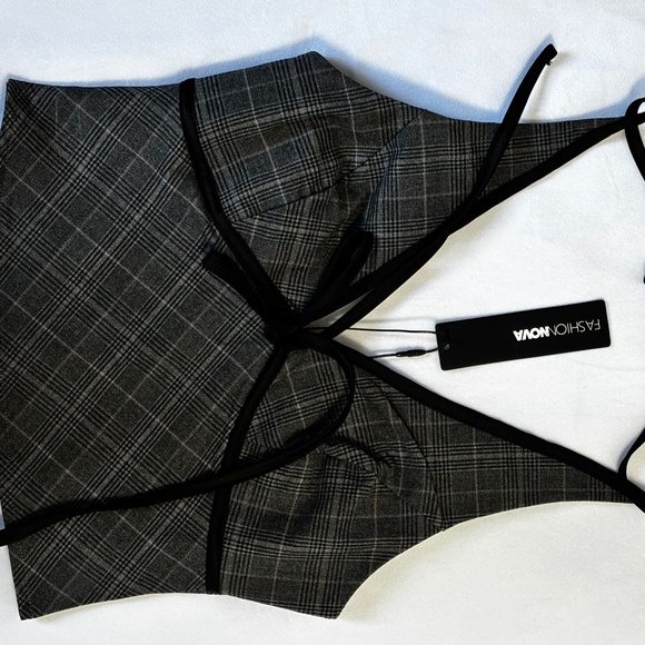 Cropped Halter Top - Grey - Picture 4 of 5